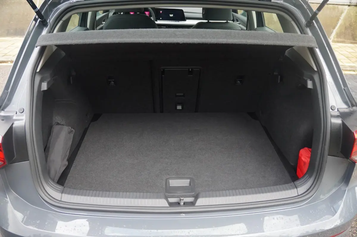 1.0 TSI 110pk Life | Navigatie | Apple Carplay & Android Auto | Adaptive Cruise