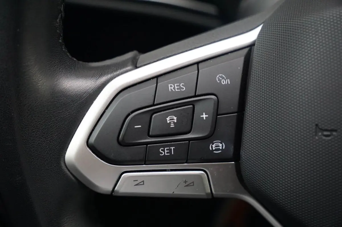 1.0 TSI 110pk Life | Navigatie | Apple Carplay & Android Auto | Adaptive Cruise