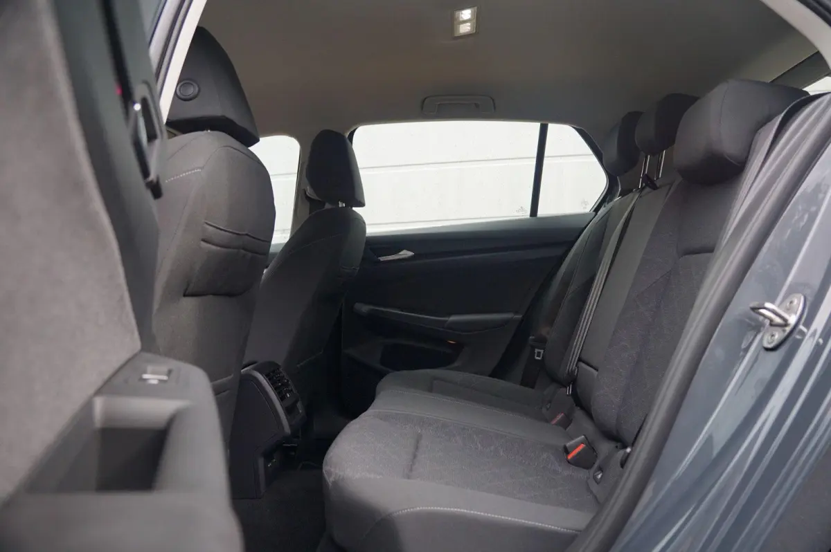 1.0 TSI 110pk Life | Navigatie | Apple Carplay & Android Auto | Adaptive Cruise
