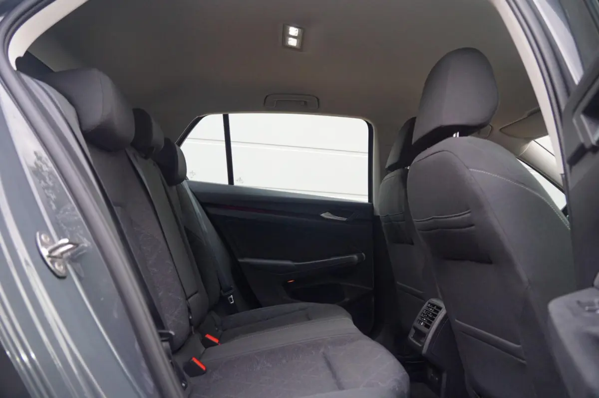 1.0 TSI 110pk Life | Navigatie | Apple Carplay & Android Auto | Adaptive Cruise