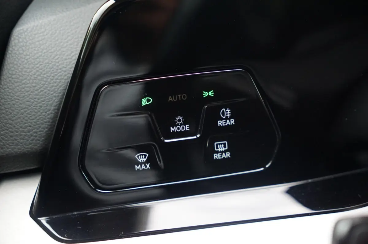 1.0 TSI 110pk Life | Navigatie | Apple Carplay & Android Auto | Adaptive Cruise