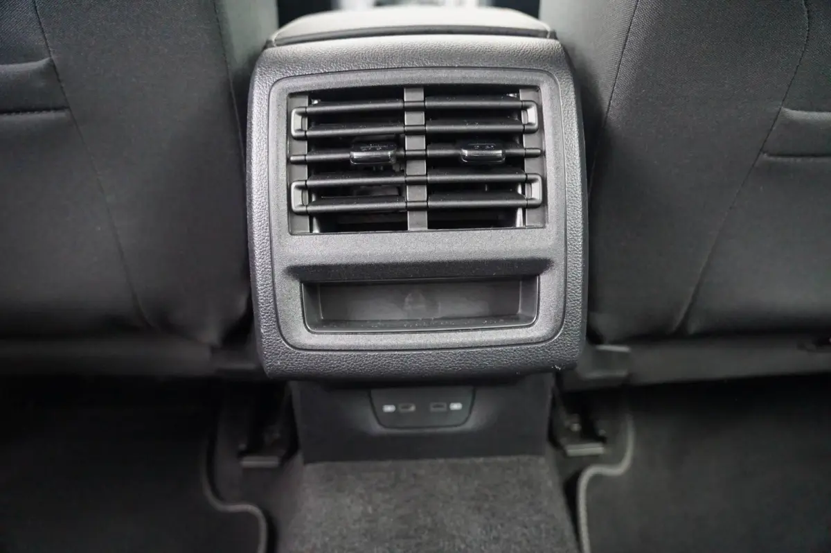 1.0 TSI 110pk Life | Navigatie | Apple Carplay & Android Auto | Adaptive Cruise