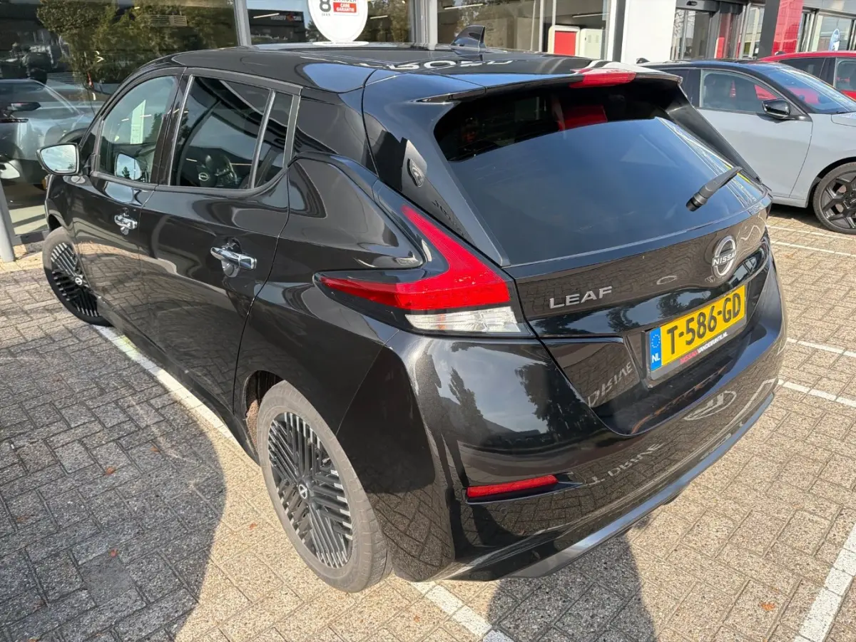 N-Connecta 40 kWh | Adaptive cruise control | Dode hoek detectie | 360 Camera | stoel verwarming | LMV 17" |