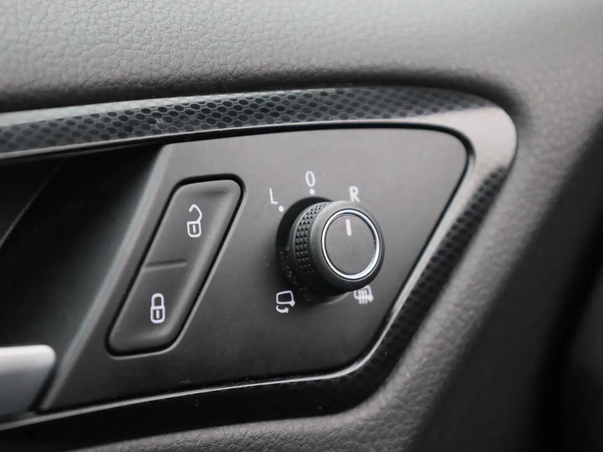 1.4 TSI Business Edition Connected R 125 PK| Origineel Nederlands | 1e Eigenaar | Dealeronderhouden | Trekhaak | R-Line Exterieur | Navigatie | Achteruitrijcamera | Stoelverwarming | Climatr