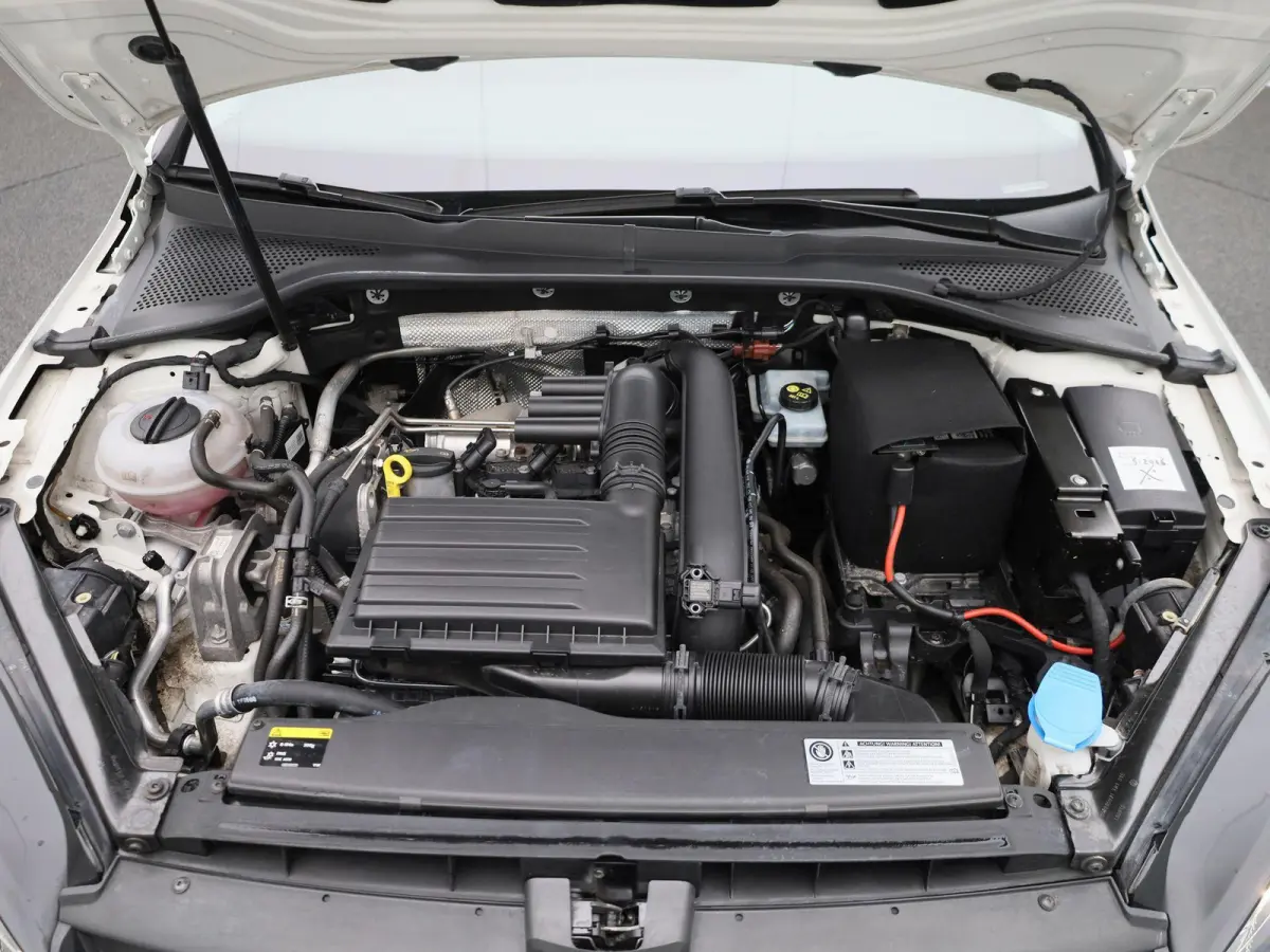 1.4 TSI Business Edition Connected R 125 PK| Origineel Nederlands | 1e Eigenaar | Dealeronderhouden | Trekhaak | R-Line Exterieur | Navigatie | Achteruitrijcamera | Stoelverwarming | Climatr