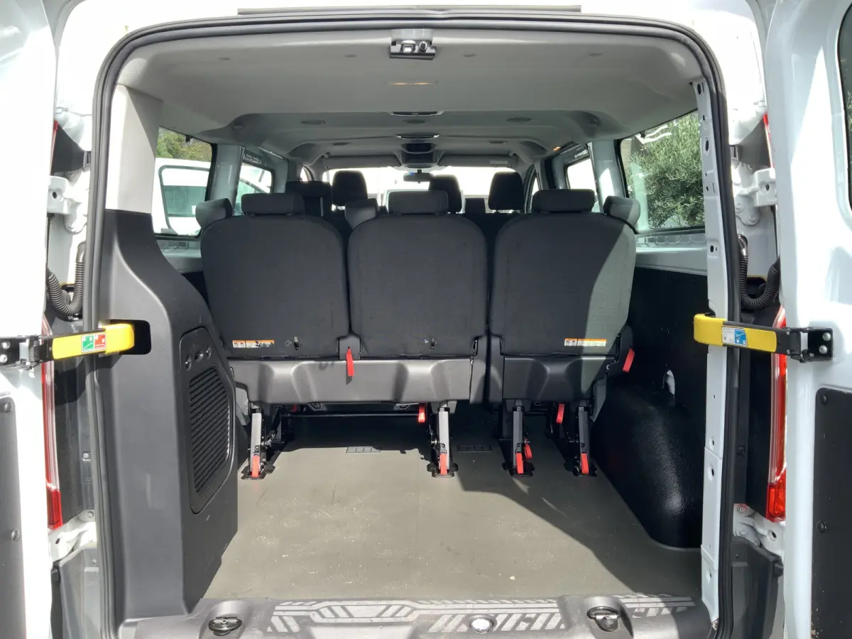 310 2.2 TDCI L2H1 Ambiente 9 Persone Airco Cruise Trekhaak 2200 kg Euro 5. in de btw  in de bpm