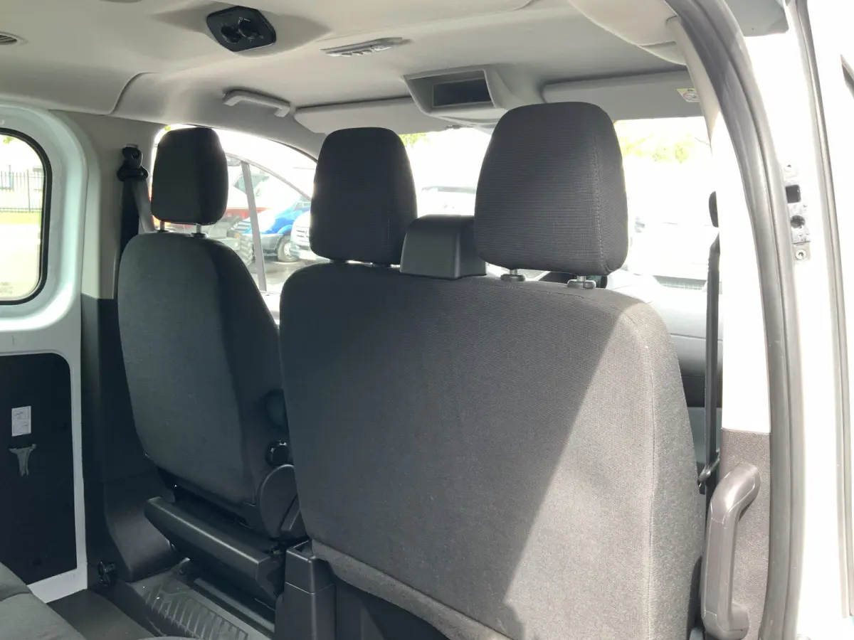 310 2.2 TDCI L2H1 Ambiente 9 Persone Airco Cruise Trekhaak 2200 kg Euro 5. in de btw  in de bpm