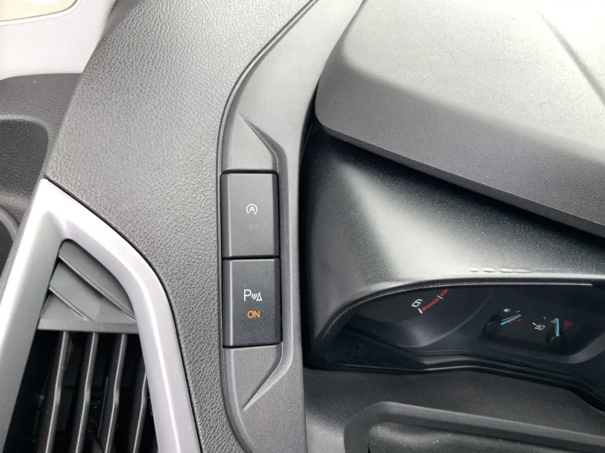 310 2.2 TDCI L2H1 Ambiente 9 Persone Airco Cruise Trekhaak 2200 kg Euro 5. in de btw  in de bpm