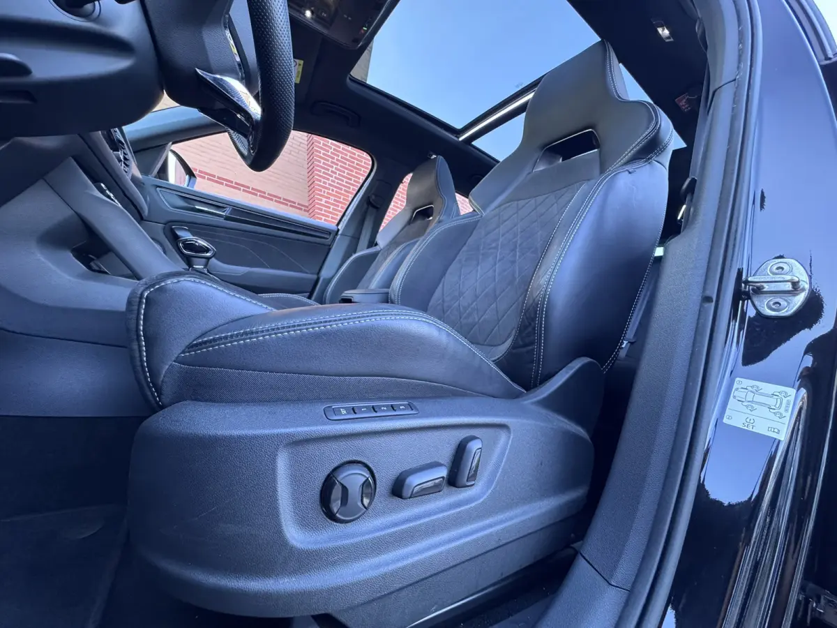 1.5 TSI Business Edition Plus 7p. Sportline, Pano, Trekhaak, Leder/Alcantara
