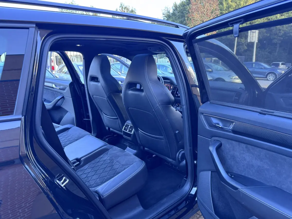 1.5 TSI Business Edition Plus 7p. Sportline, Pano, Trekhaak, Leder/Alcantara