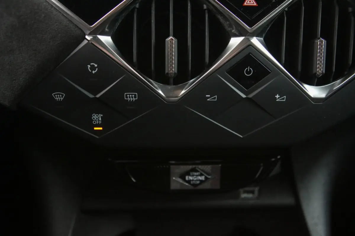 1.2 PT Perform. Line | Navigatie | Carplay | Android Auto | Alcantara |