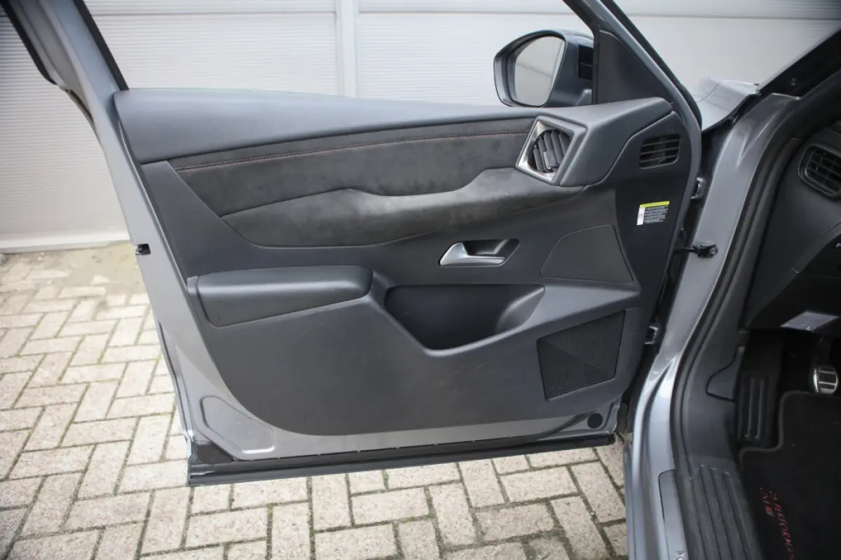 1.2 PT Perform. Line | Navigatie | Carplay | Android Auto | Alcantara |