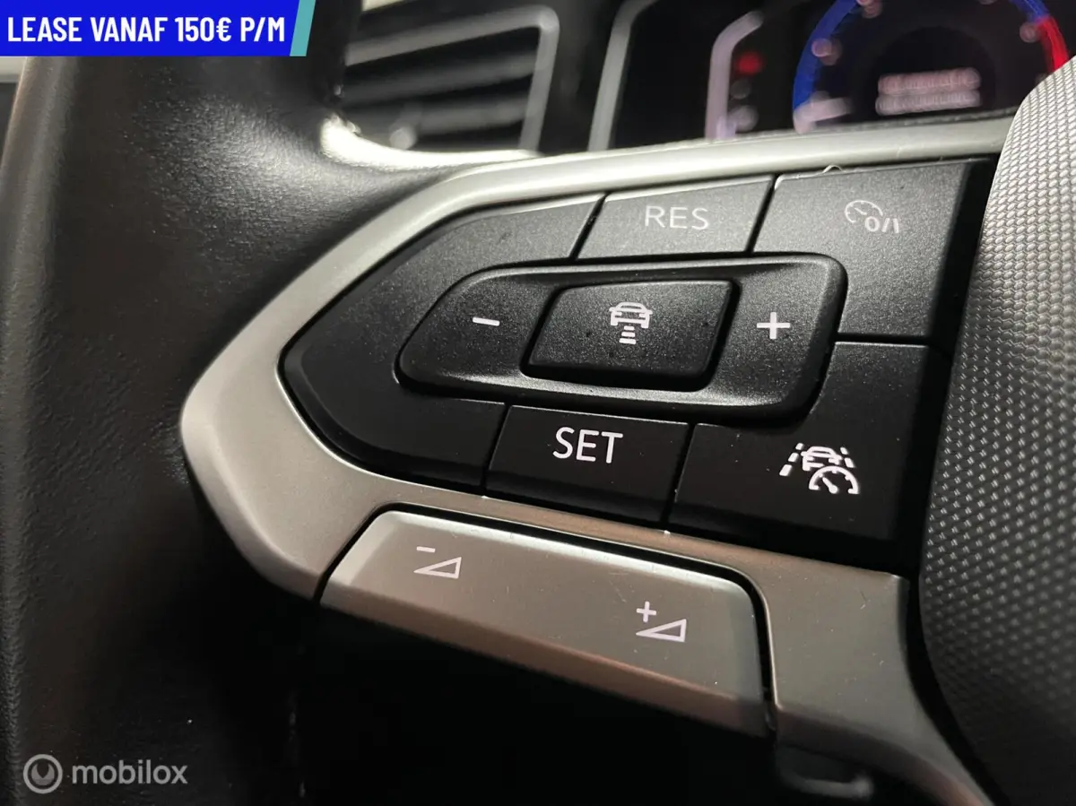 1.0 TSI R-LINE DSG NACI CRUISE CARPLAY LED XENON VEEL OPTIES 7100km!! IQ Light LED