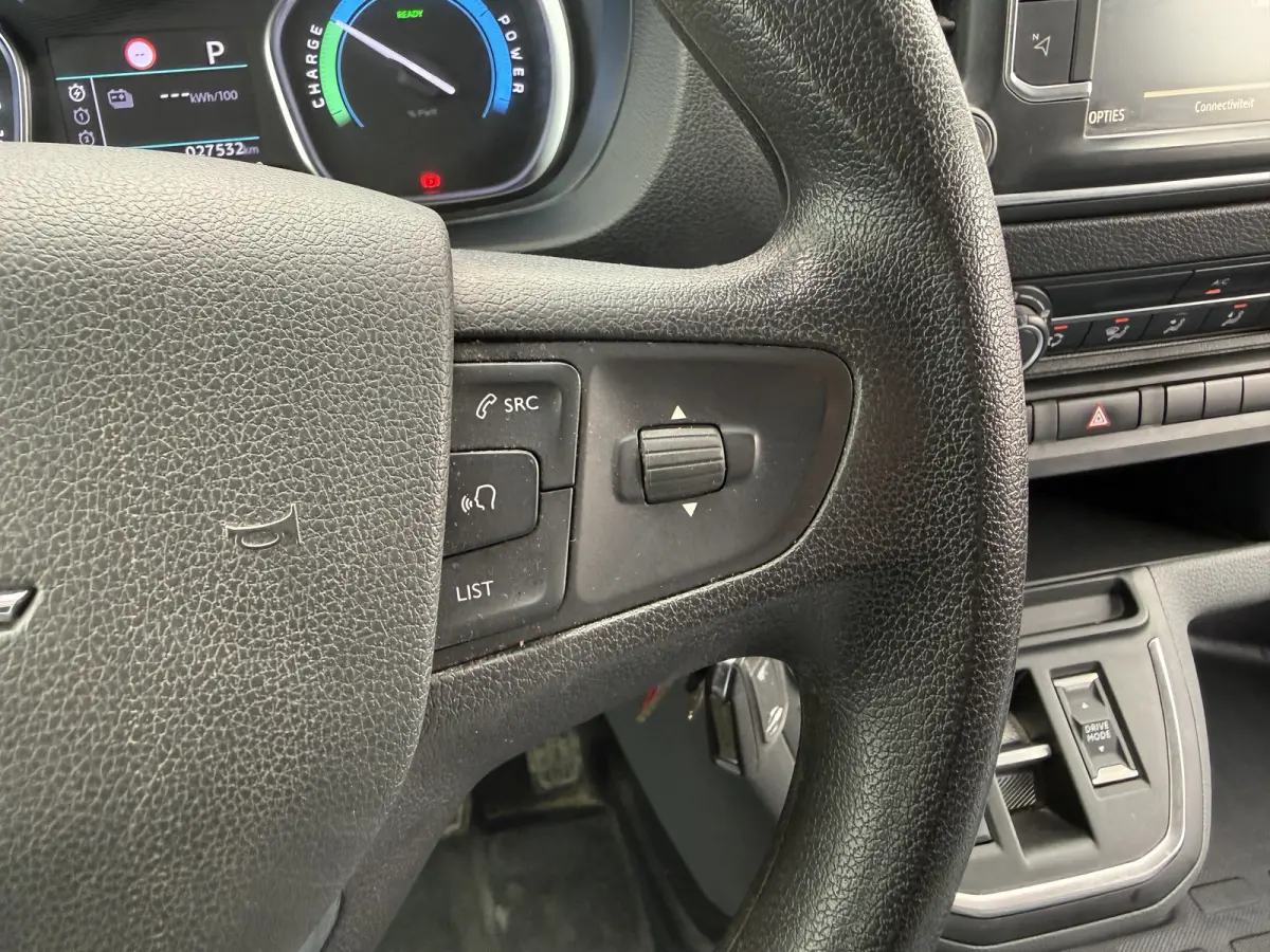 75kWh 136PK L2 330km WLTP Snelladen Imperiaal Climate Control Cruise Control Imperiaal Carplay Navigatie Parkeersensoren