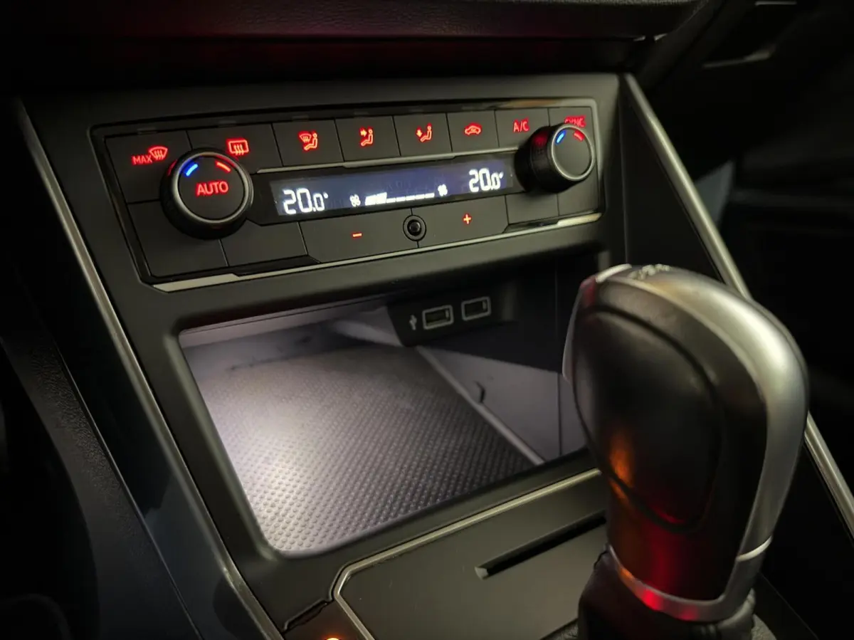 1.0 TSI Highline DSG Carplay ACC Camera NAP