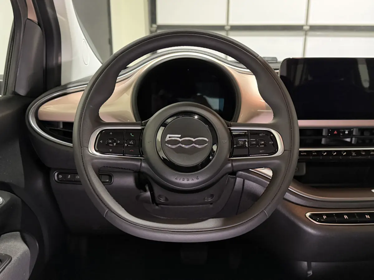3+1 42 kWh | Apple CarPlay - Android Auto | Stoelen verwarmd | Dodehoek detectie