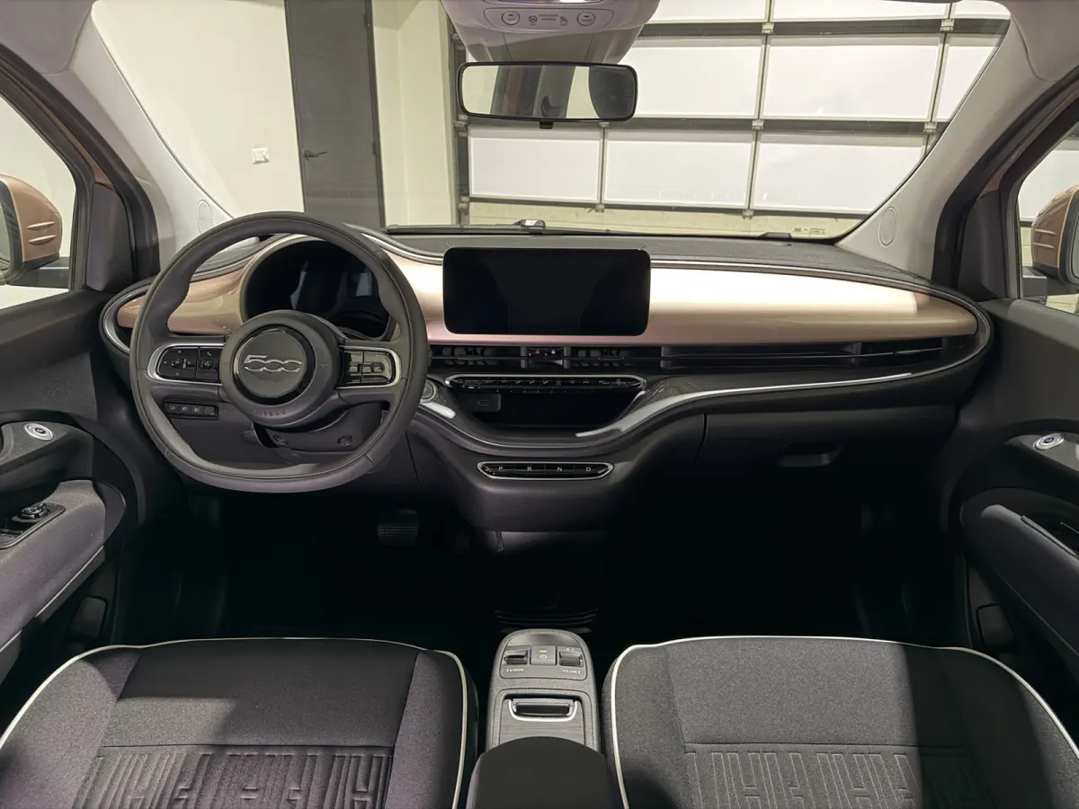 3+1 42 kWh | Apple CarPlay - Android Auto | Stoelen verwarmd | Dodehoek detectie