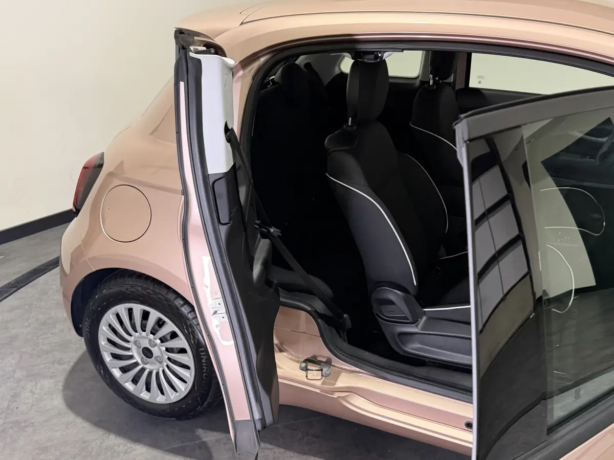 3+1 42 kWh | Apple CarPlay - Android Auto | Stoelen verwarmd | Dodehoek detectie