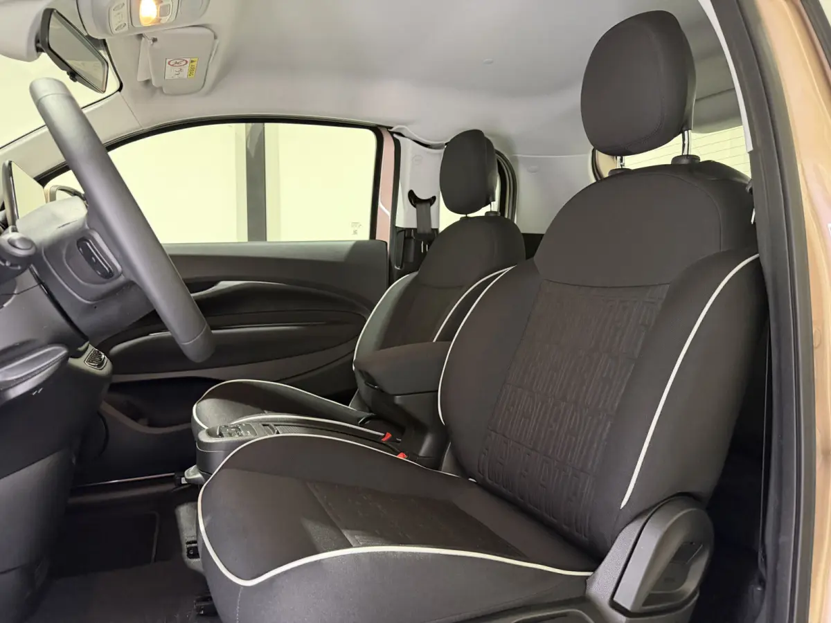 3+1 42 kWh | Apple CarPlay - Android Auto | Stoelen verwarmd | Dodehoek detectie