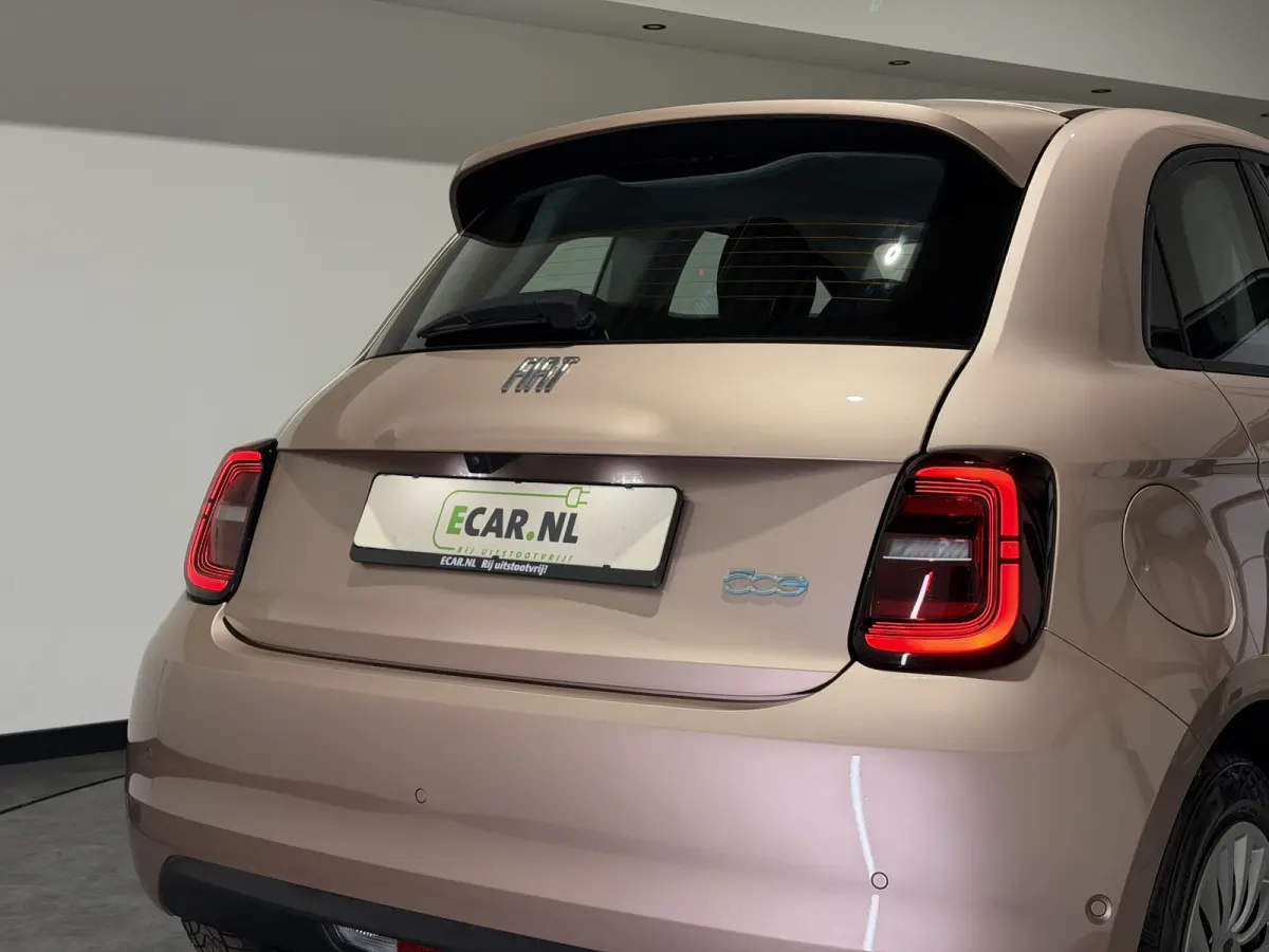 3+1 42 kWh | Apple CarPlay - Android Auto | Stoelen verwarmd | Dodehoek detectie