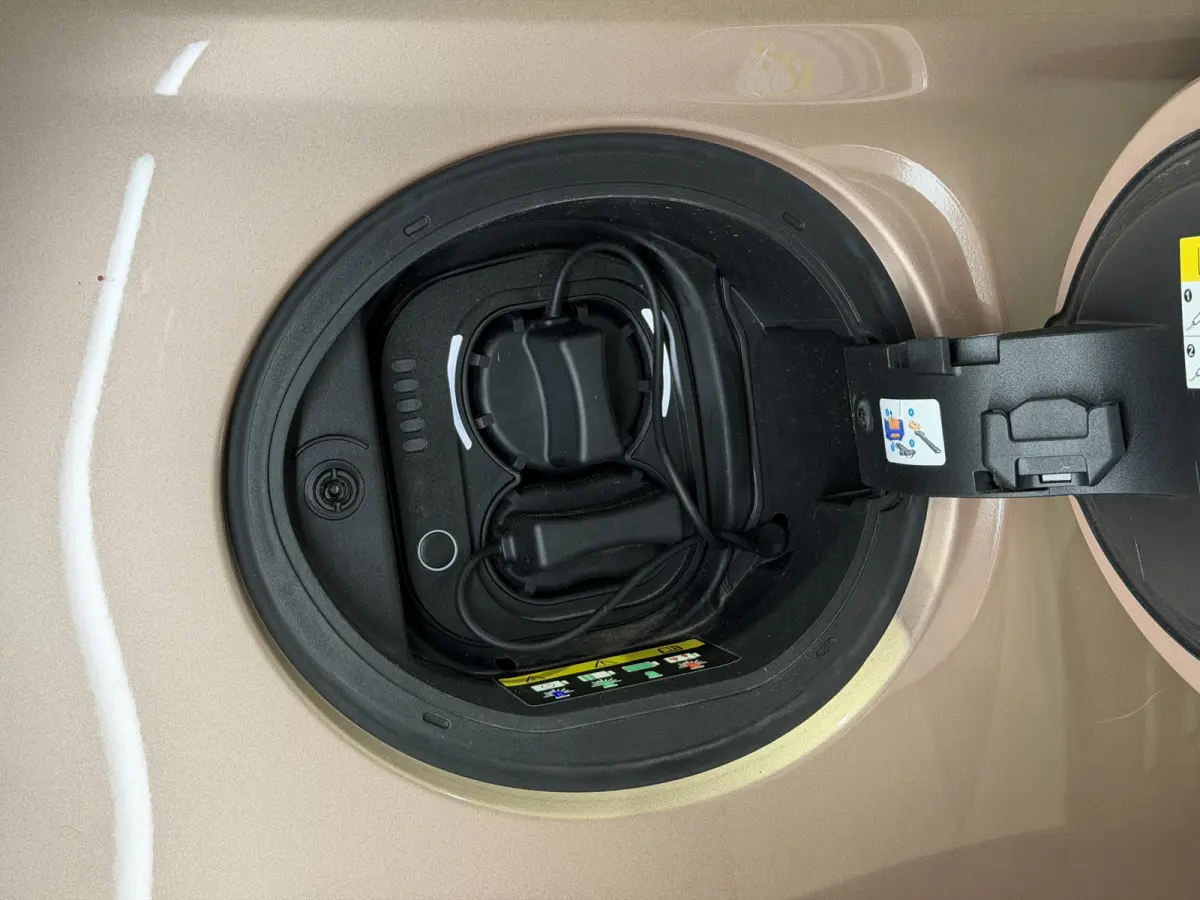3+1 42 kWh | Apple CarPlay - Android Auto | Stoelen verwarmd | Dodehoek detectie