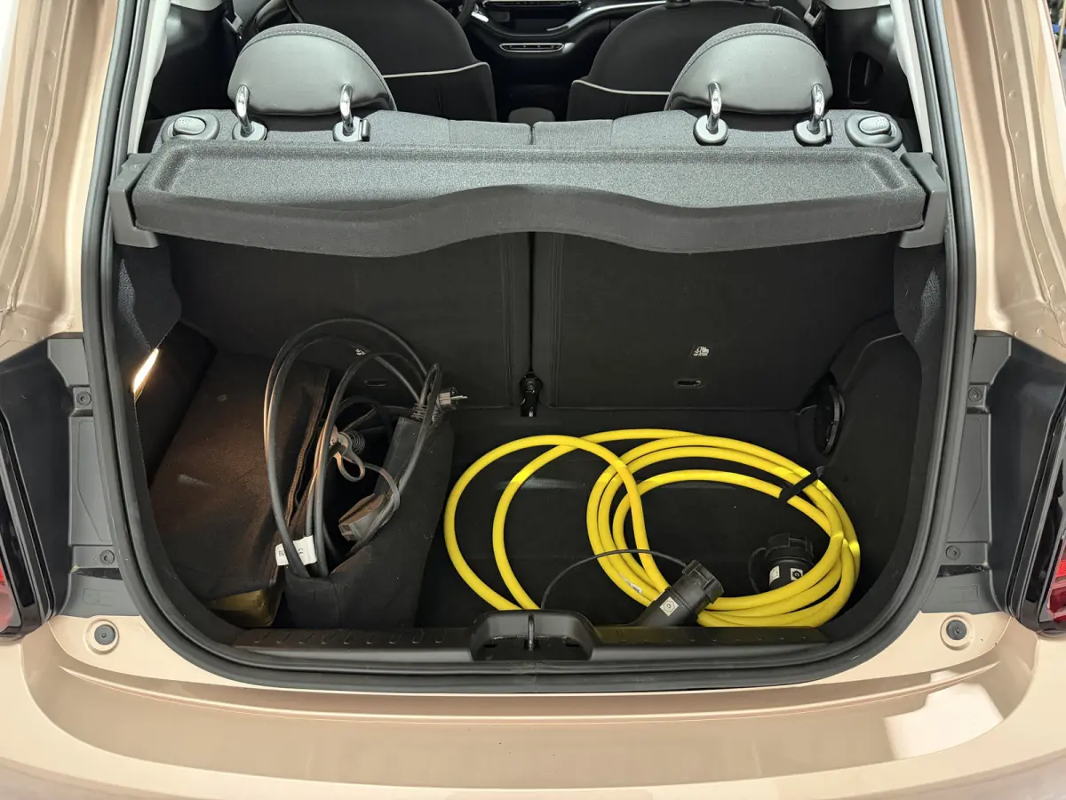 3+1 42 kWh | Apple CarPlay - Android Auto | Stoelen verwarmd | Dodehoek detectie