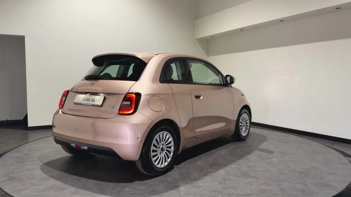 3+1 42 kWh | Apple CarPlay - Android Auto | Stoelen verwarmd | Dodehoek detectie
