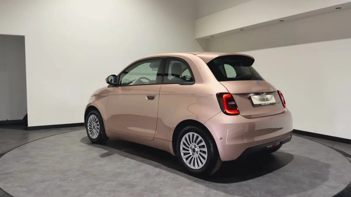 3+1 42 kWh | Apple CarPlay - Android Auto | Stoelen verwarmd | Dodehoek detectie