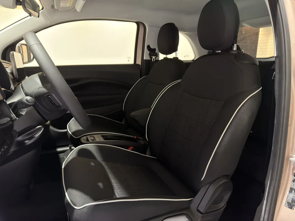 42 kWh | Apple CarPlay - Android Auto | Stoelen verwarmd | Dodehoek detectie Rijklaar
