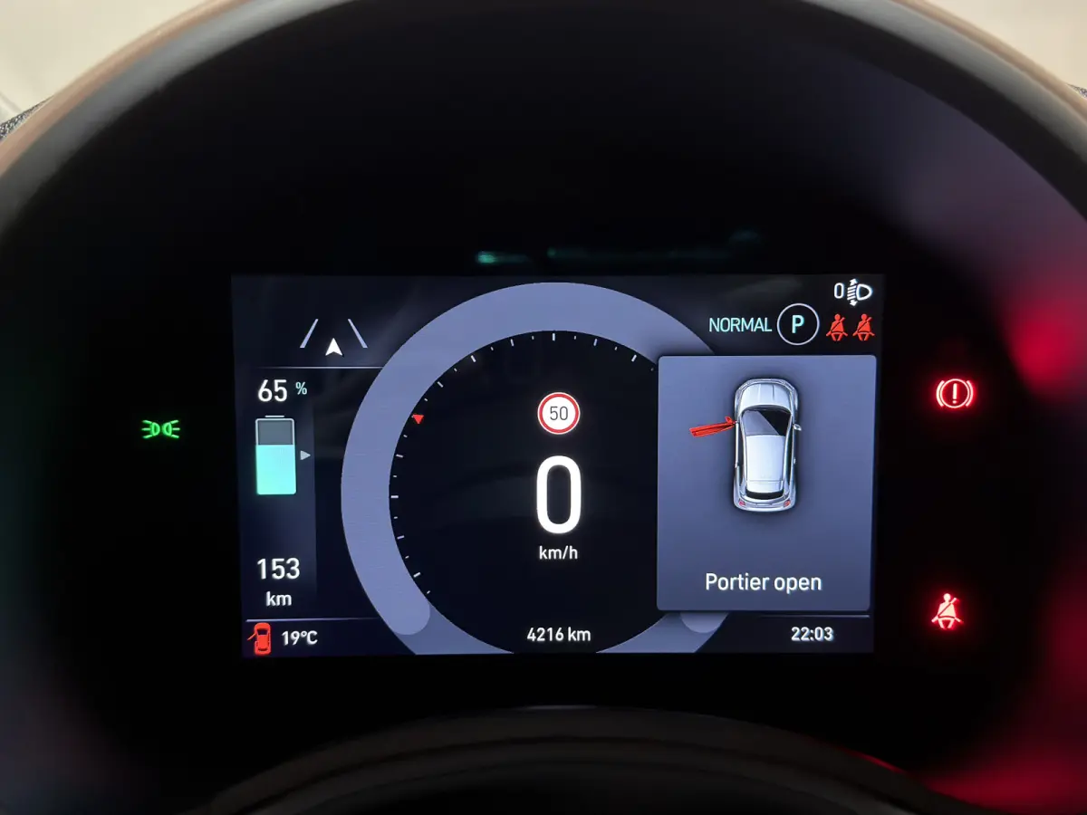 42 kWh | Apple CarPlay - Android Auto | Stoelen verwarmd | Dodehoek detectie Rijklaar