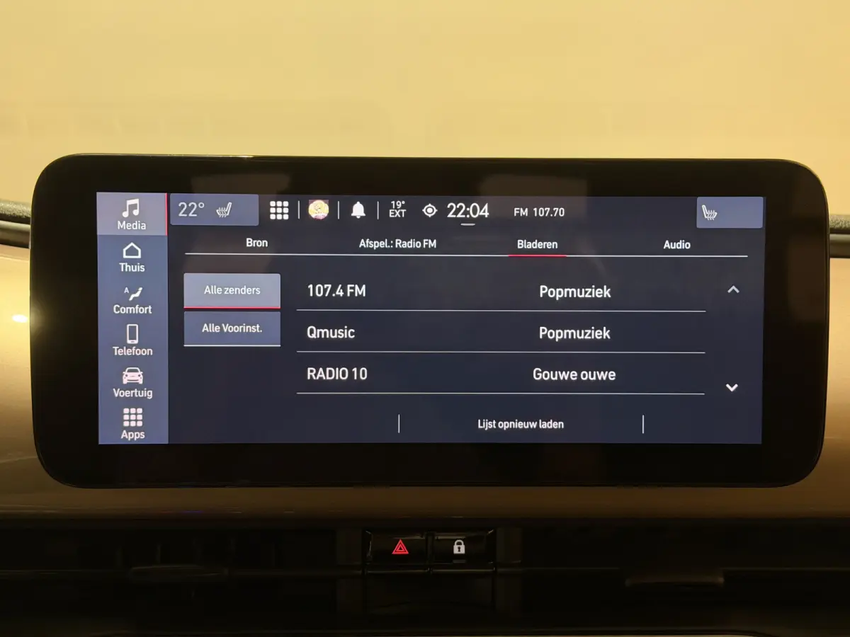 42 kWh | Apple CarPlay - Android Auto | Stoelen verwarmd | Dodehoek detectie Rijklaar