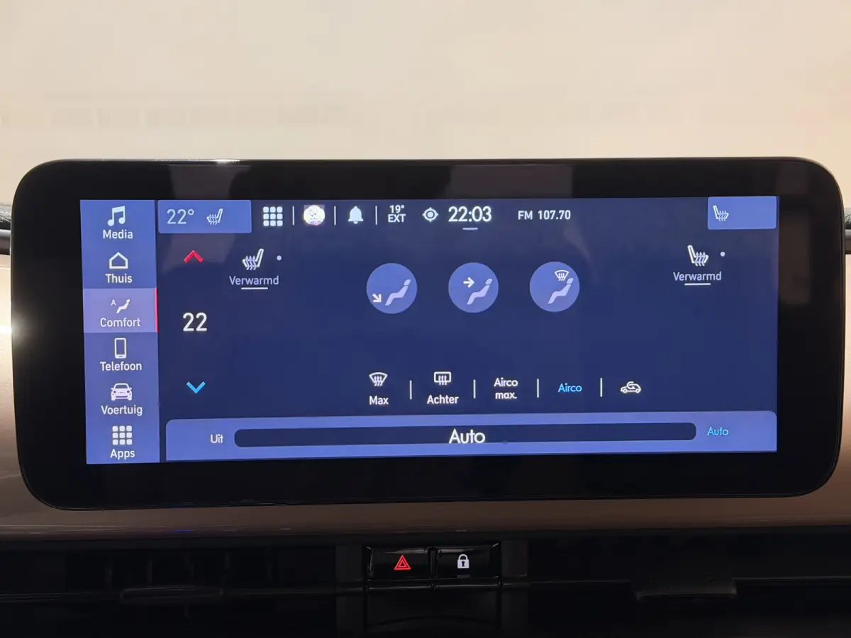 42 kWh | Apple CarPlay - Android Auto | Stoelen verwarmd | Dodehoek detectie Rijklaar