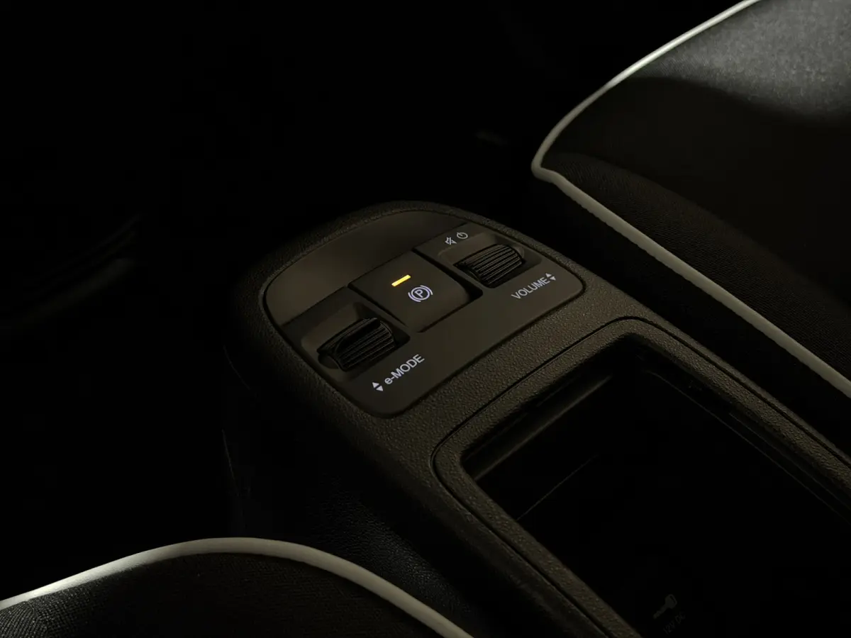 42 kWh | Apple CarPlay - Android Auto | Stoelen verwarmd | Dodehoek detectie Rijklaar