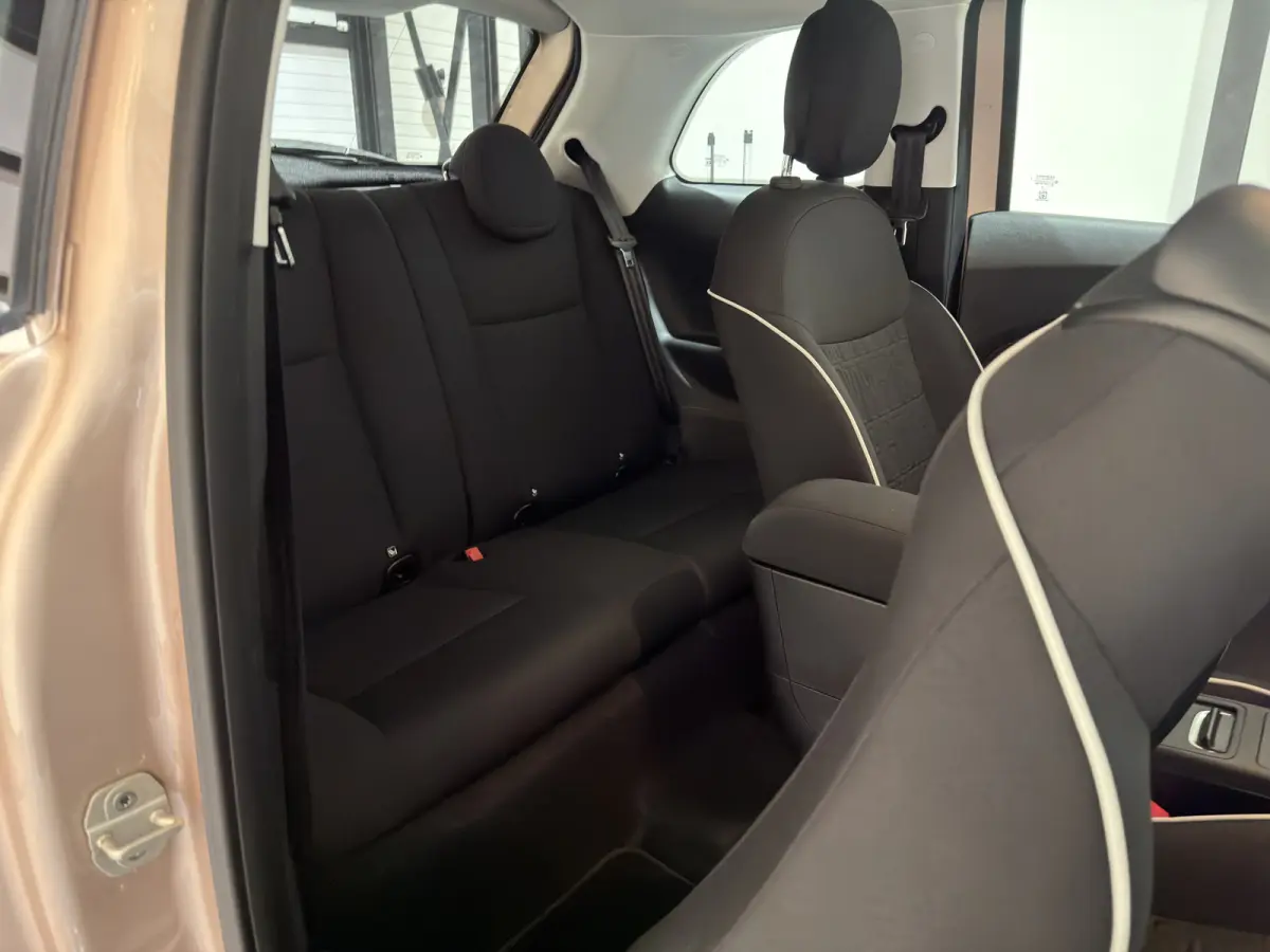 42 kWh | Apple CarPlay - Android Auto | Stoelen verwarmd | Dodehoek detectie Rijklaar