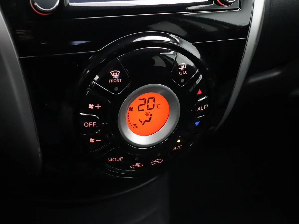 1.2 Connect Edition | All Season Banden | Abd onderhouden | Slechts 47970km!! | Keyless Entry |