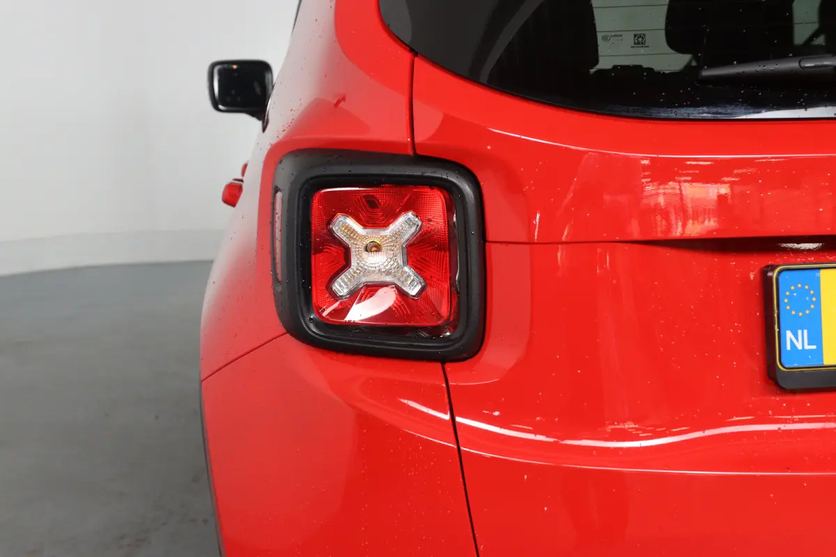1.3T DDCT Longitude | Automaat! | Navi By App | Clima | Cruise Control | DAB | Parkeersensoren | Lichtmetalen Velgen | Keyless Start