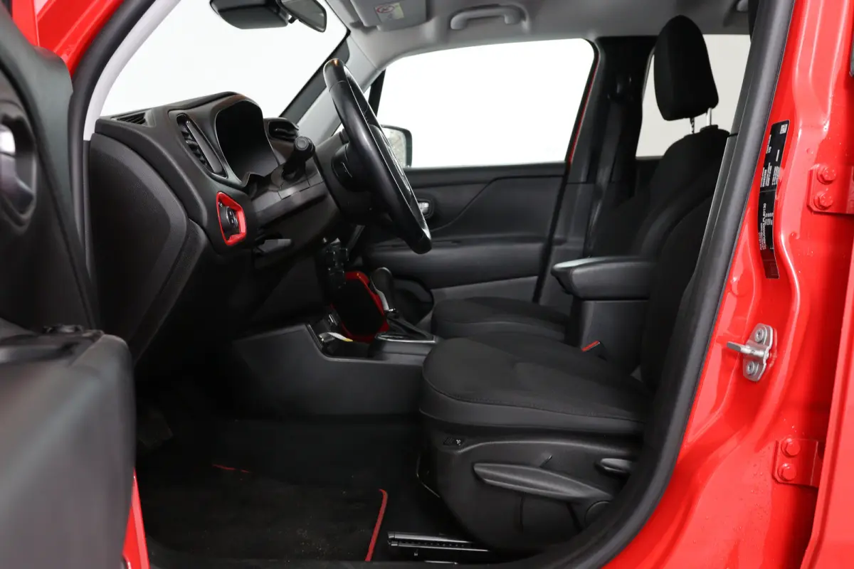 1.3T DDCT Longitude | Automaat! | Navi By App | Clima | Cruise Control | DAB | Parkeersensoren | Lichtmetalen Velgen | Keyless Start