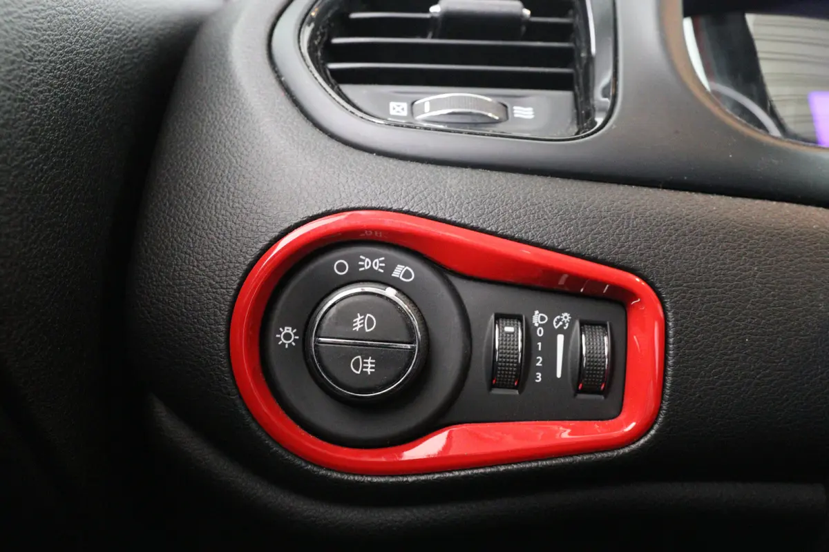 1.3T DDCT Longitude | Automaat! | Navi By App | Clima | Cruise Control | DAB | Parkeersensoren | Lichtmetalen Velgen | Keyless Start