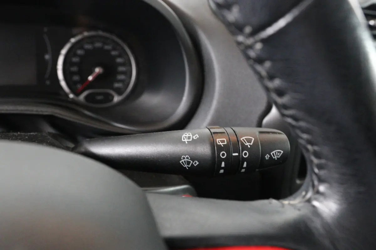 1.3T DDCT Longitude | Automaat! | Navi By App | Clima | Cruise Control | DAB | Parkeersensoren | Lichtmetalen Velgen | Keyless Start