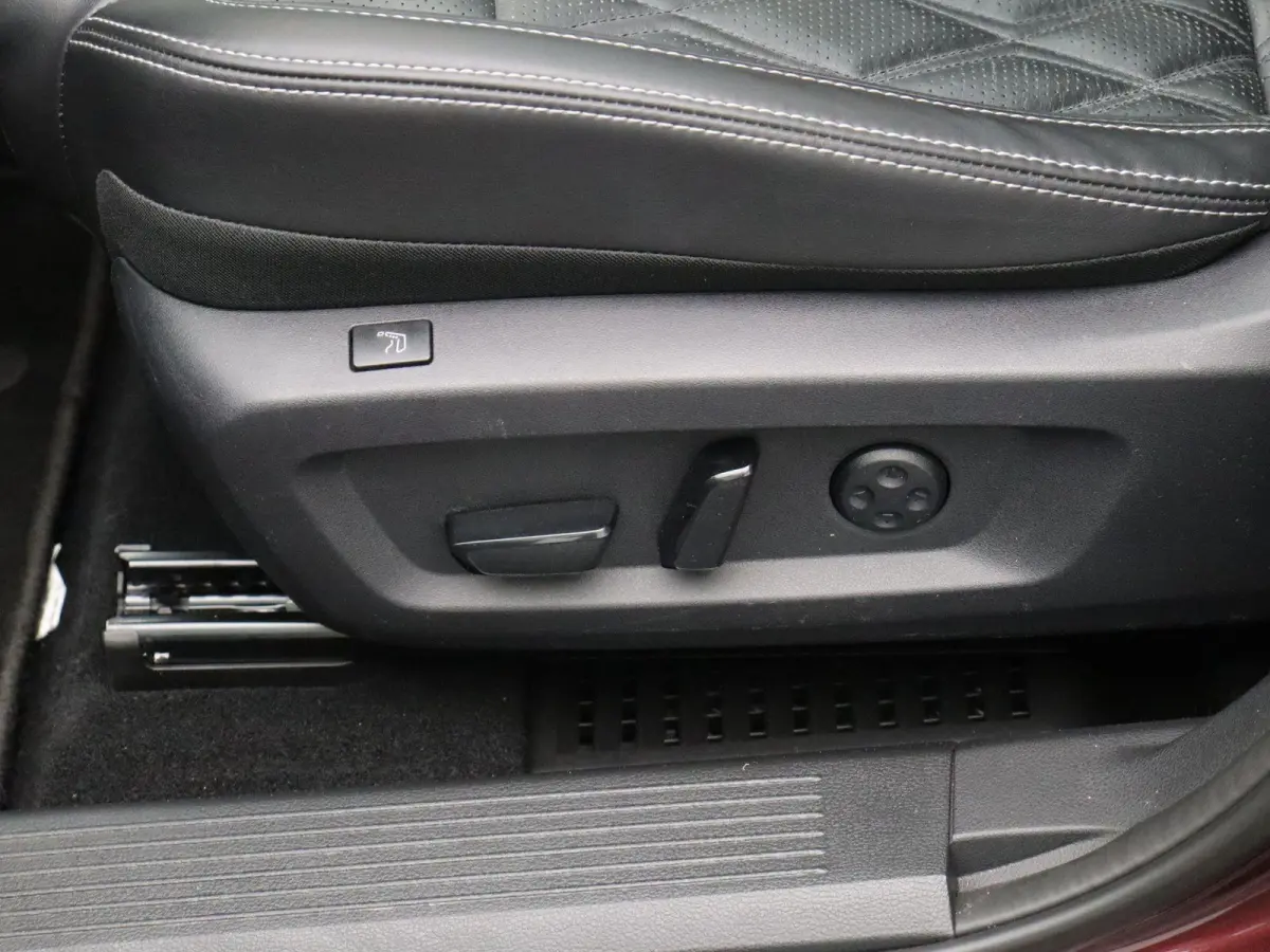 1.3 MHEV Tekna Plus | Trekhaak | Lederen Bekleding | Bose Audio | Panoramadak |