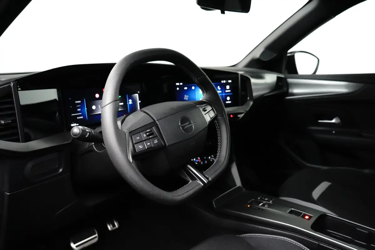 GS 54 kWh | Fase 3 laden | Navigatie | Camera | Stuurverwarming | Apple carplay | Bluetooth | 12.650km |