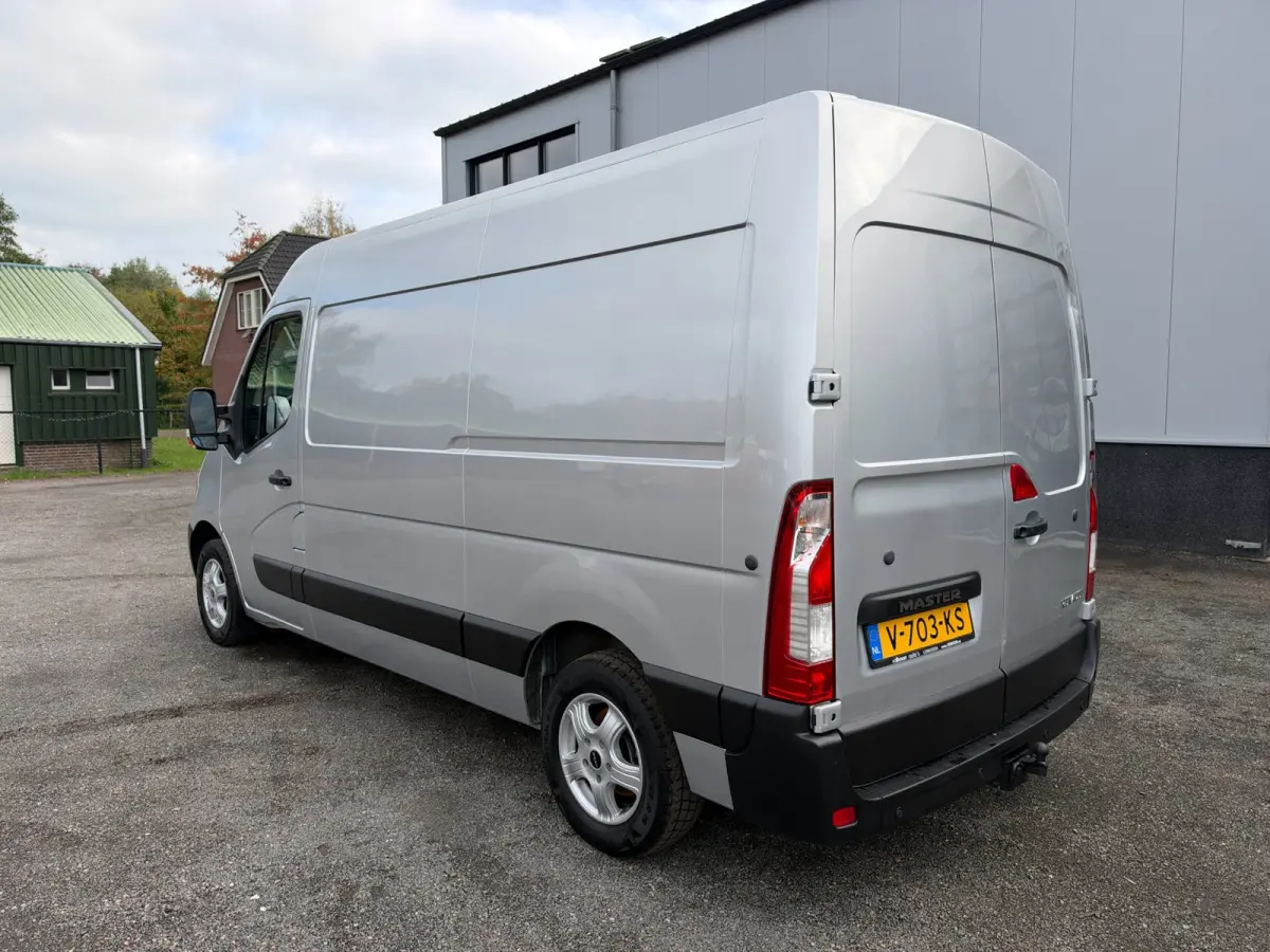 T35 2.3 dCi EURO 6 L2H2 Camera / Cruise