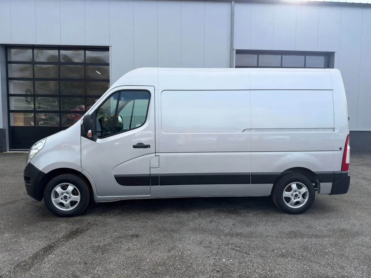 T35 2.3 dCi EURO 6 L2H2 Camera / Cruise