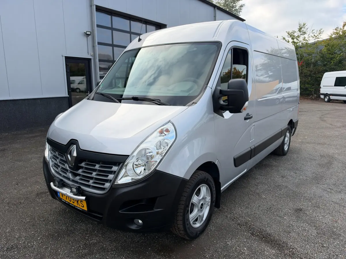 T35 2.3 dCi EURO 6 L2H2 Camera / Cruise