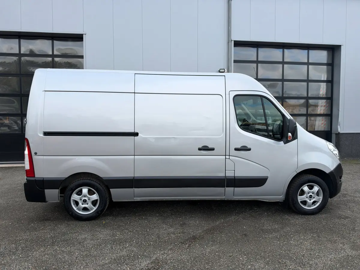 T35 2.3 dCi EURO 6 L2H2 Camera / Cruise