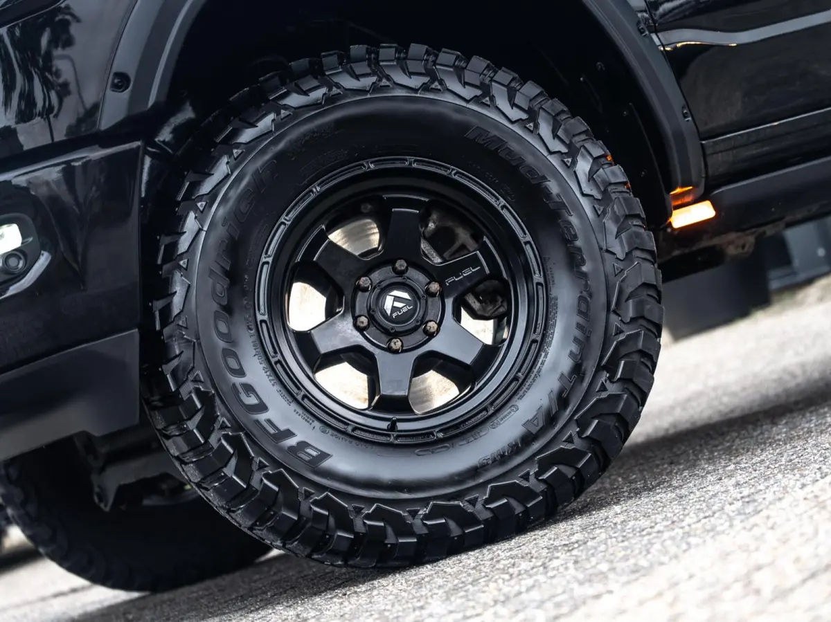 1500 4X4 5.7 V8 4x4 Crew Cab 5'7 Limited|EXCL BTW