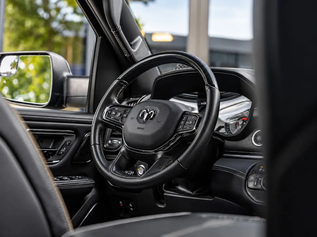 1500 4X4 5.7 V8 4x4 Crew Cab 5'7 Limited|EXCL BTW