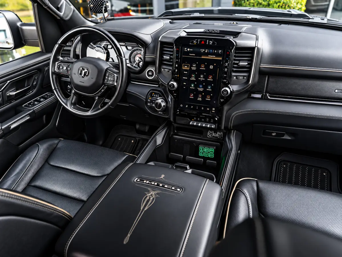 1500 4X4 5.7 V8 4x4 Crew Cab 5'7 Limited|EXCL BTW