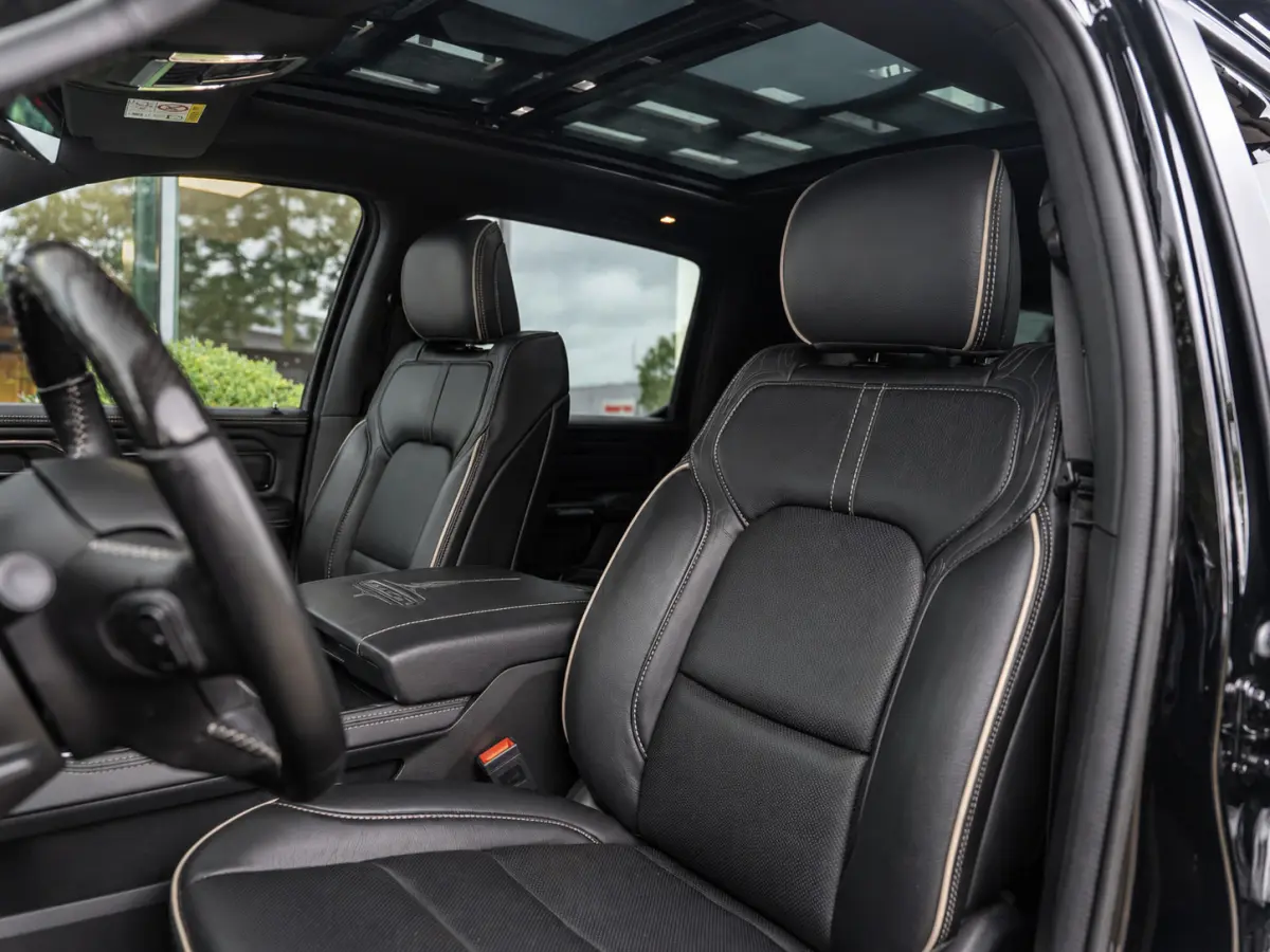1500 4X4 5.7 V8 4x4 Crew Cab 5'7 Limited|EXCL BTW