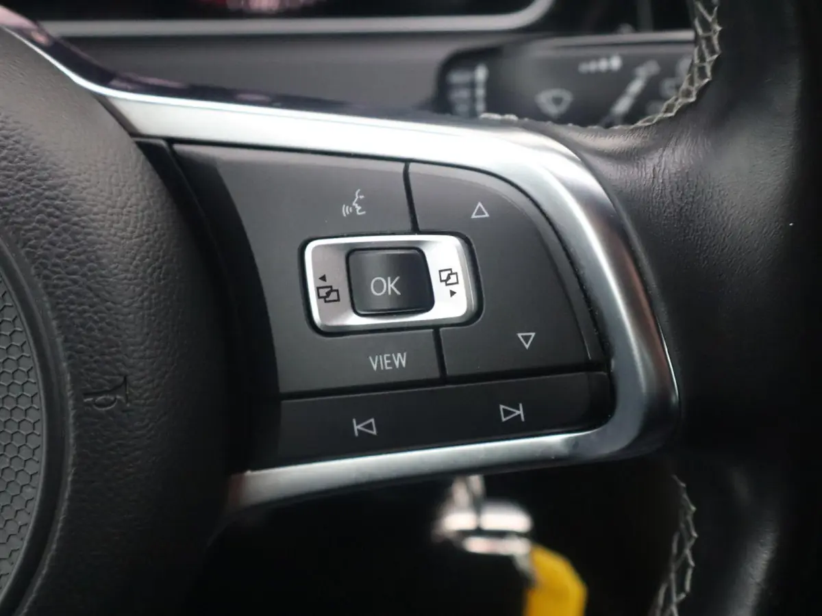 1.5 TSI 150pk DSG Highline Business R | Trekhaak | R Line | Achteruitrijcamera | Navigatie | Cruise control adaptief